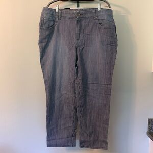 Chico’s skimmers navy stripe cropped capris size 3